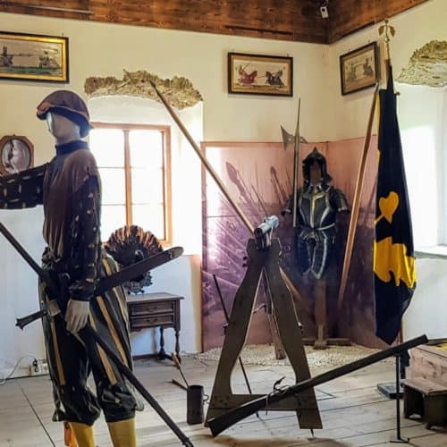 Im Khevenhüller Gardemuseum des beliebten Ausflugsziels Hochosterwitz in Kärnten - Museen und Ausstellungen in Österreich