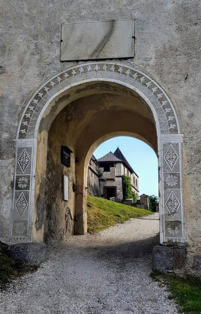 Burgtore Mittelalter - Kirchentor auf Burg Hochosterwitz in Mittelkärnten, Nähe St. Veit und Klagenfurt am Wörthersee