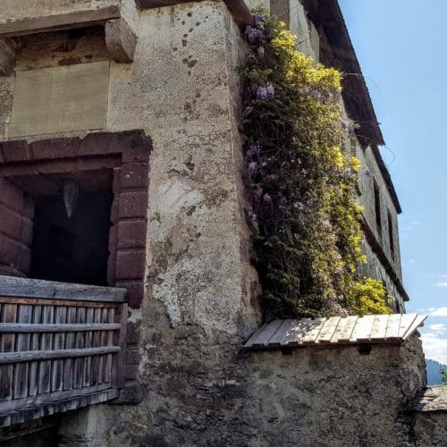 Letztes Burgtor auf der Hochosterwitz. Das Kulmertor. Die Hochosterwitz ist eine der schönsten mittelalterlichen Burgen Österreichs.