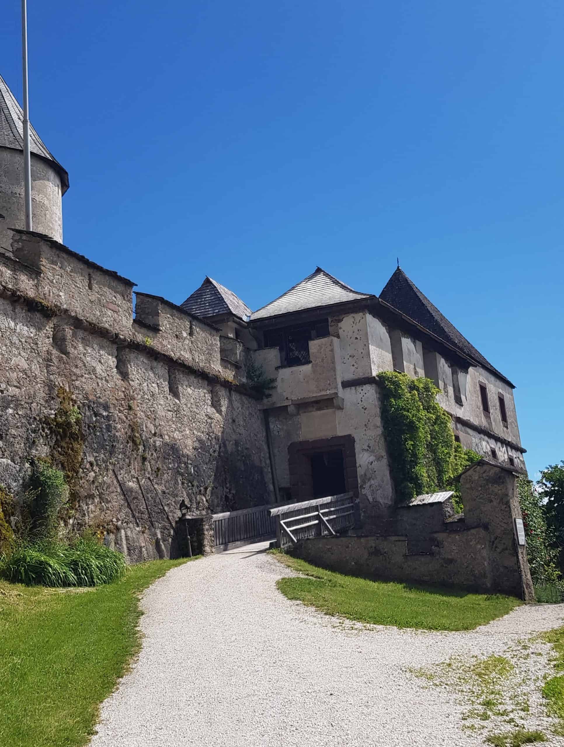 Kulmertor auf Burg Hochosterwitz - mittelalterliche Burgtore zur Verteidigung. Sehenswürdigkeit in Kärnten, Nähe St. Veit
