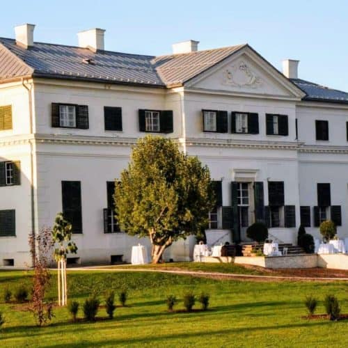 Schloss Rosegg der Familie Liechtenstein in Kärnten, Nähe Velden am Wörthersee. Ausflugsziel und Veranstaltungsort im Rosental.