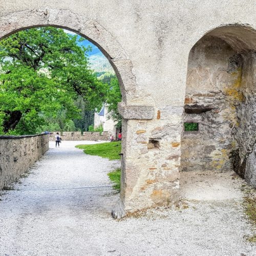 Manntor Rückseite - Mittelalter-Burgtor des Kärntner Ausflugsziels Hochosterwitz, Nähe Klagenfurt und St. Veit