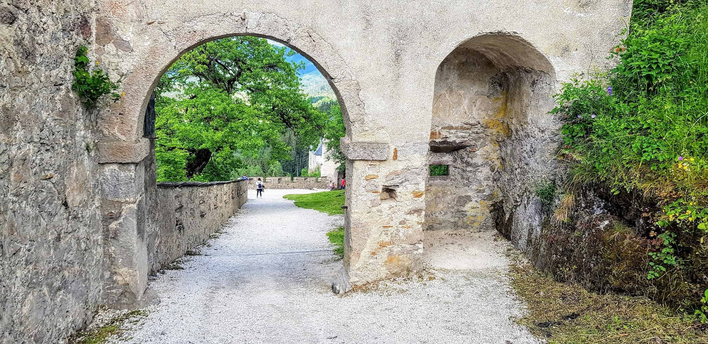 Manntor Rückseite - Mittelalter-Burgtor des Kärntner Ausflugsziels Hochosterwitz, Nähe Klagenfurt und St. Veit