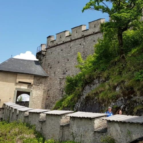 Mittelalterliches Mauertor auf der Burg Hochosterwitz - familienfreundliches Ausflugsziel in Kärnten