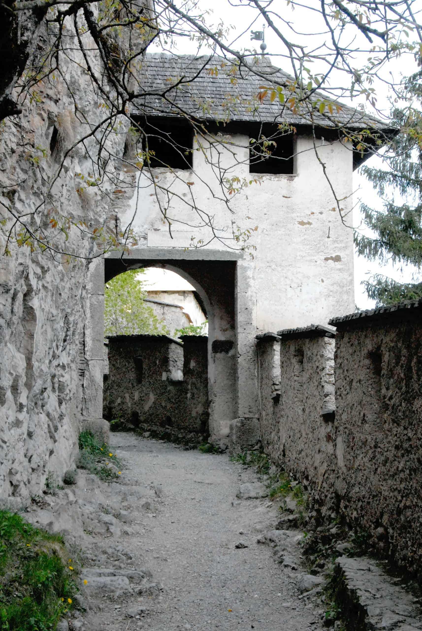 Nautor - Burgtor auf der Burg Hochosterwitz. Sehenswürdigkeit in Kärnten, Nähe St. Veit und Klagenfurt.