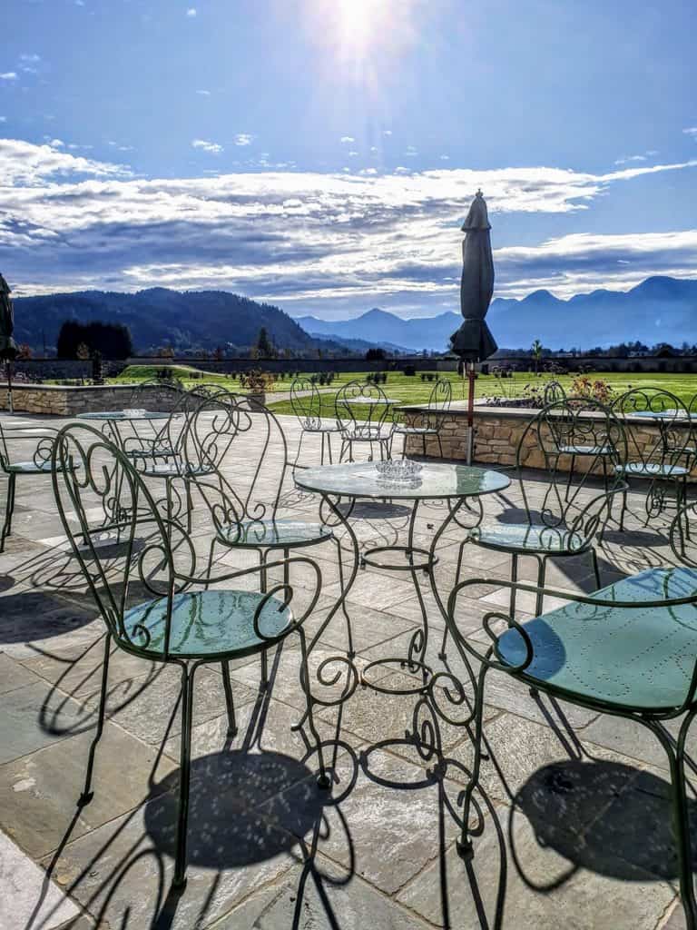 Schloss Rosegg - Schlosscafè mit Blick auf Karawanken in Kärnten