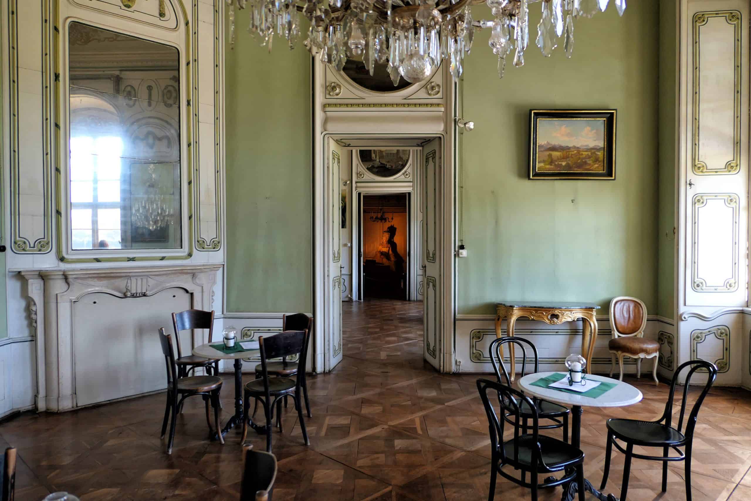 Sehenswürdigkeit in Kärnten: Schloss Rosegg im Rosental - Nähe Velden am Wörthersee in Österreich. Geheimtipp Schlosscafè