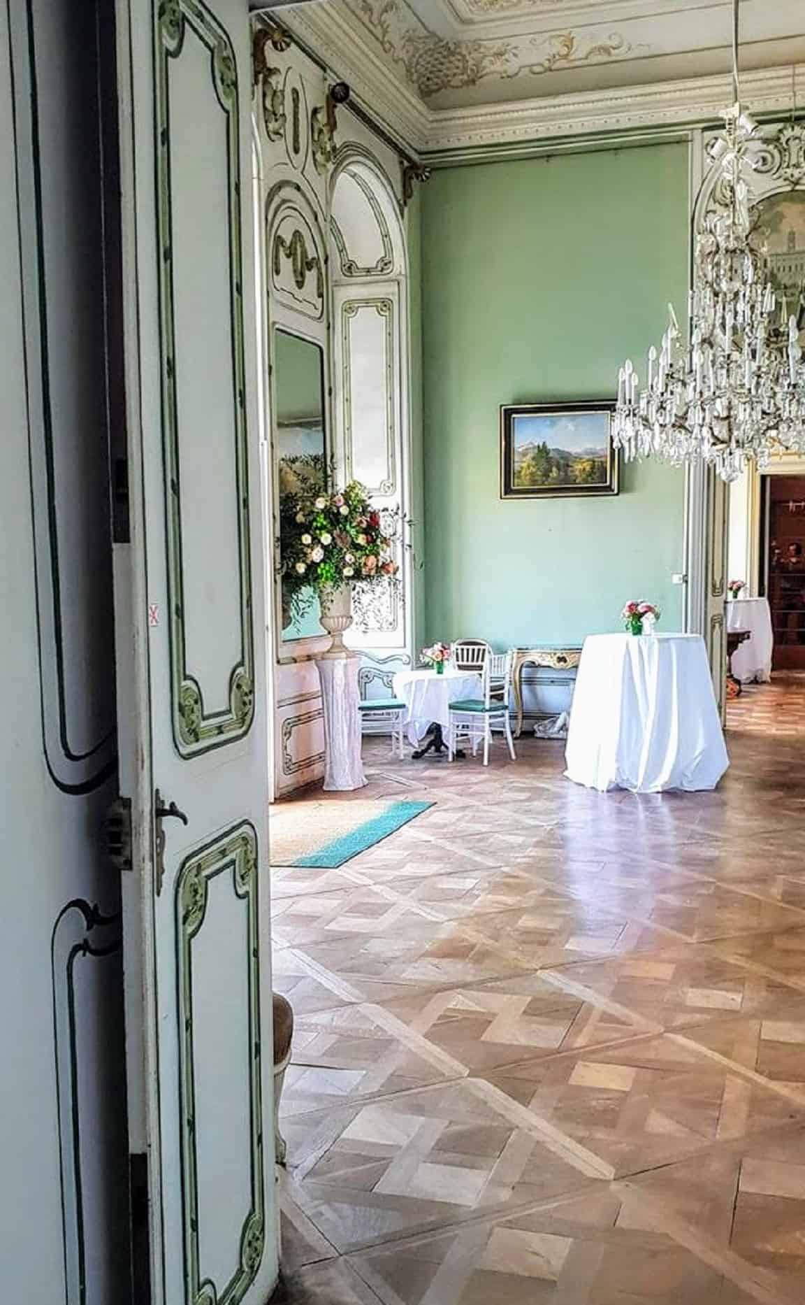 Innenraum Schloss Rosegg für Events und Hochzeiten. Auch Cafe. In Kärnten Geheimtipp.