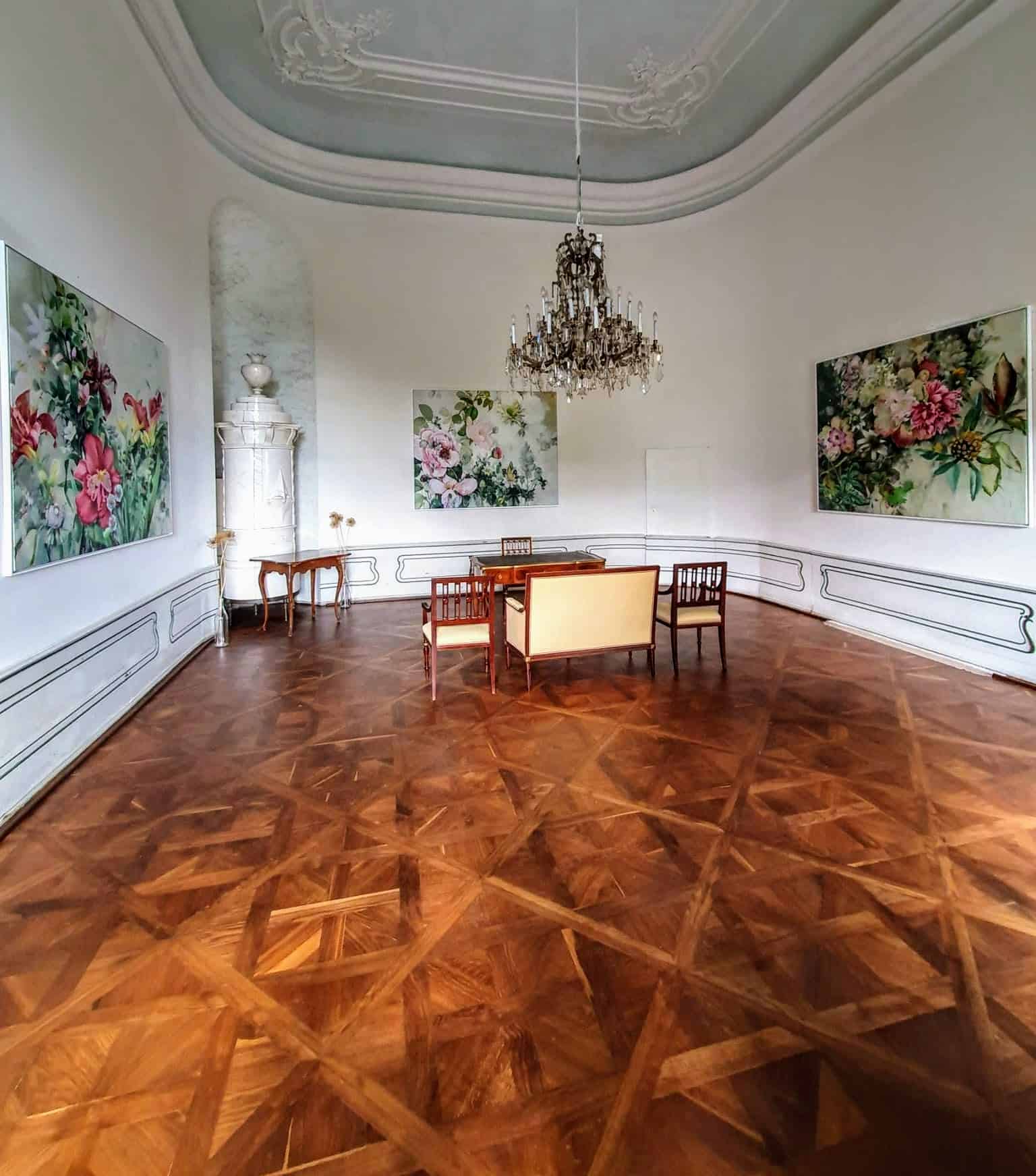 Trauungssaal im Schloss für Hochzeiten im Schloss Rosegg in Kärnten, Nähe Velden am Wörthersee - Österreich.