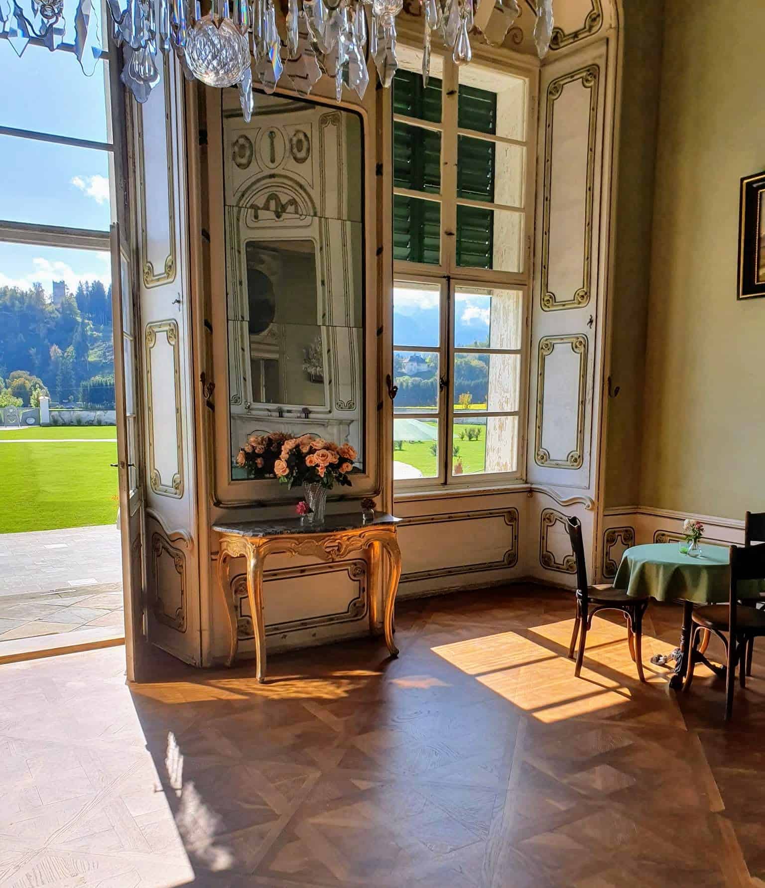 Im Schloss Rosegg - Sehenswürdigkeit in Kärnten, Nähe Velden am Wörthersee. Geheimtipp Schlosscafè