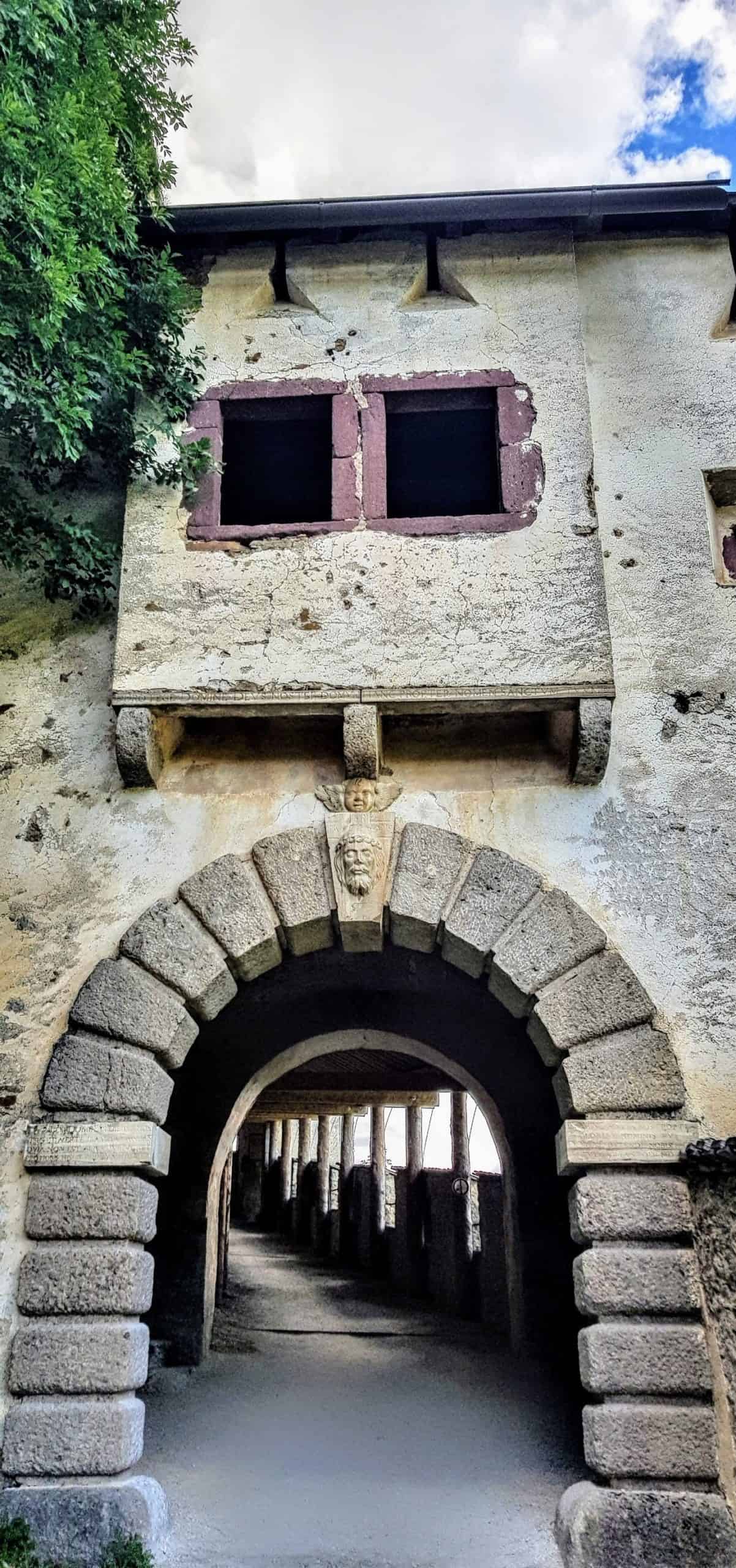 Burgtore Hochosterwitz - Wächtertor. Mittelalterliche Sehenswürdigkeiten in Kärnten, Nähe Klagenfurt und St. Veit