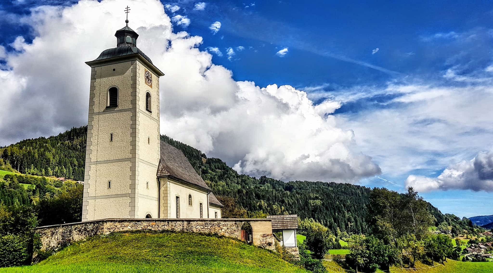 Ausflugstipp Arriach Gerlitzen Alpe - Kirche. Auch schönes Wandergebiet in Kärnten.