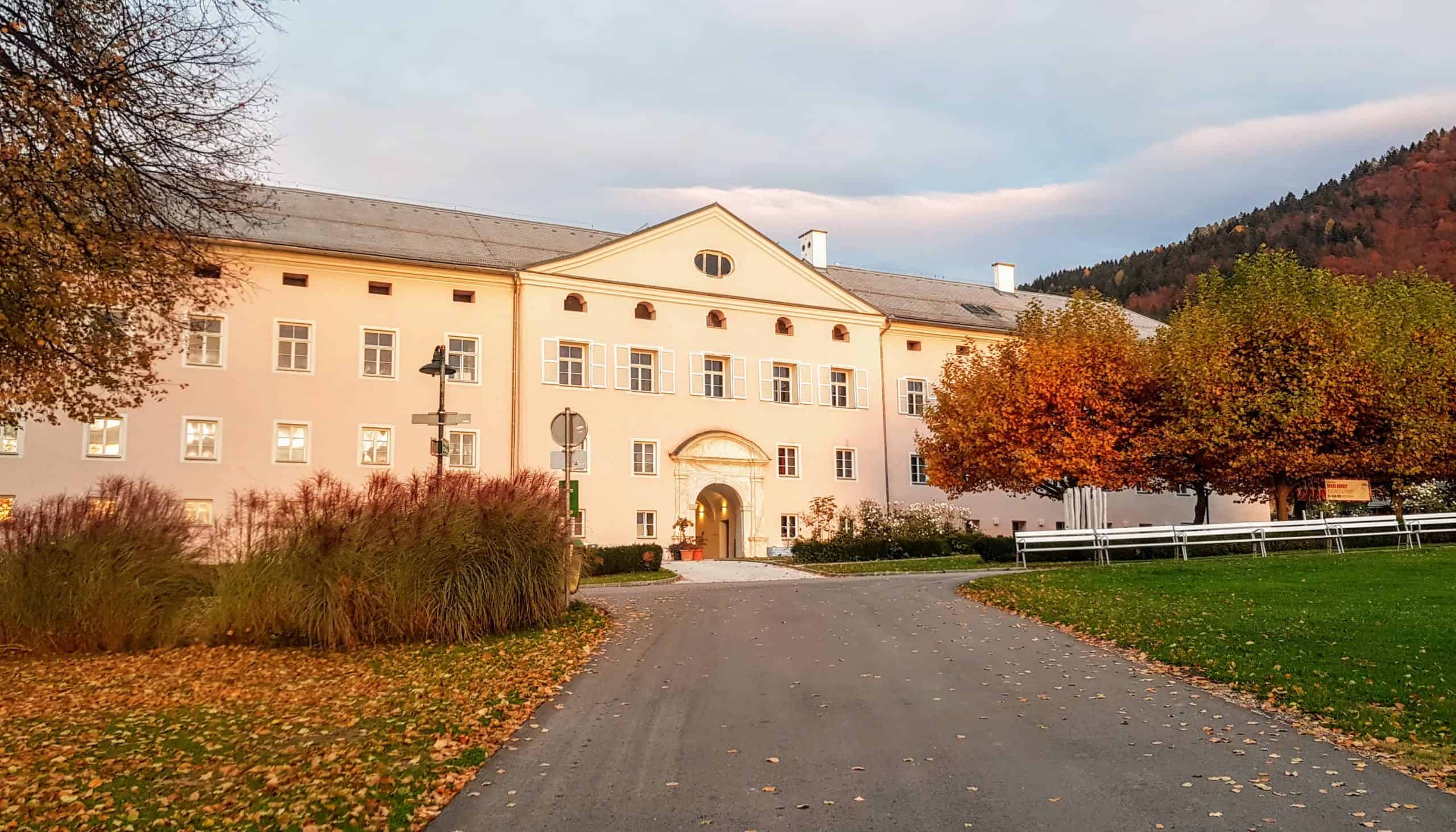 Stift Ossiach in der Urlaubsregion Villach - Faaker - Ossiacher See in Kärnten. Sehenswürdigkeit in Österreich.