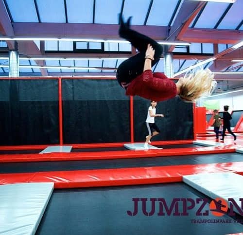 Schlechtwetter-Ausflugsziel Trampolinpark JumpzoneX in der Stadt Villach - Indoor-Spielplätze für Kinder & Familien