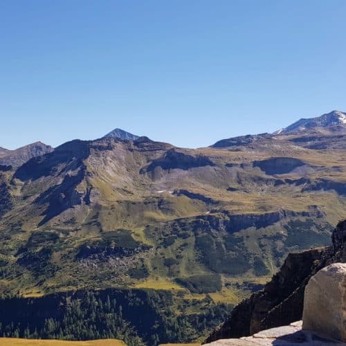 Berge im Nationalpark Hohe Tauern. Zahlreiche 3.000er entlang der Glocknerstraße in Österreich.