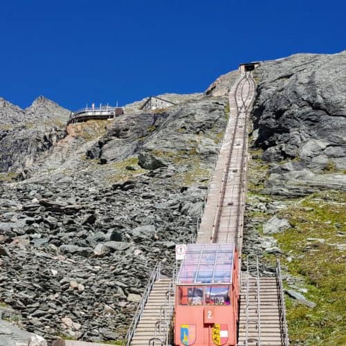 Historische Gletscherbahn auf Kaiser Franz Josefs Höhe - Attraktion und Aktivitäten entlang der Großglockner Hochalpenstraße in Österreich