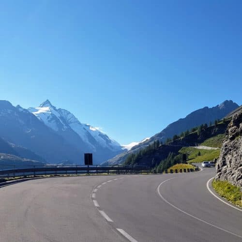 schöne Aussichtsstraße zum Großglockner im Nationalpark Hohe Tauern in Österreich
