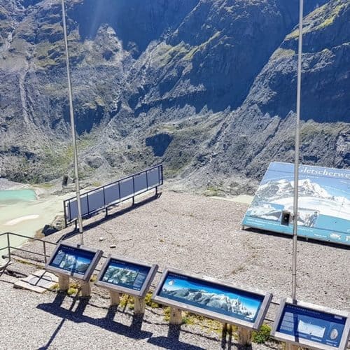 Aussichts- und Informationsstelle für Gletscherweg Pasterze beim Großglockner auf der Kaiser Franz Josefs Höhe in Kärnten