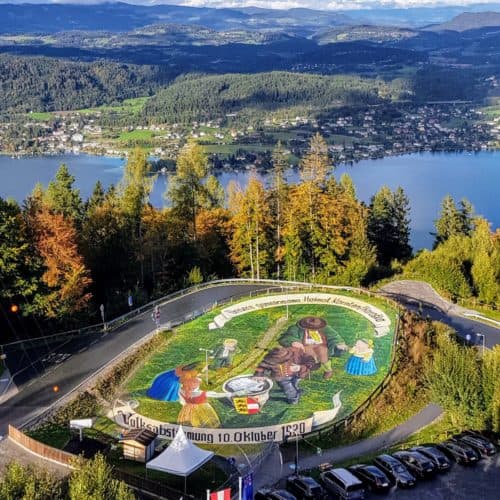 Pyramidenkogel Kärntner Volksabstimmung Kunstprojekt - Sehenswürdigkeit in Österreich am Wörthersee