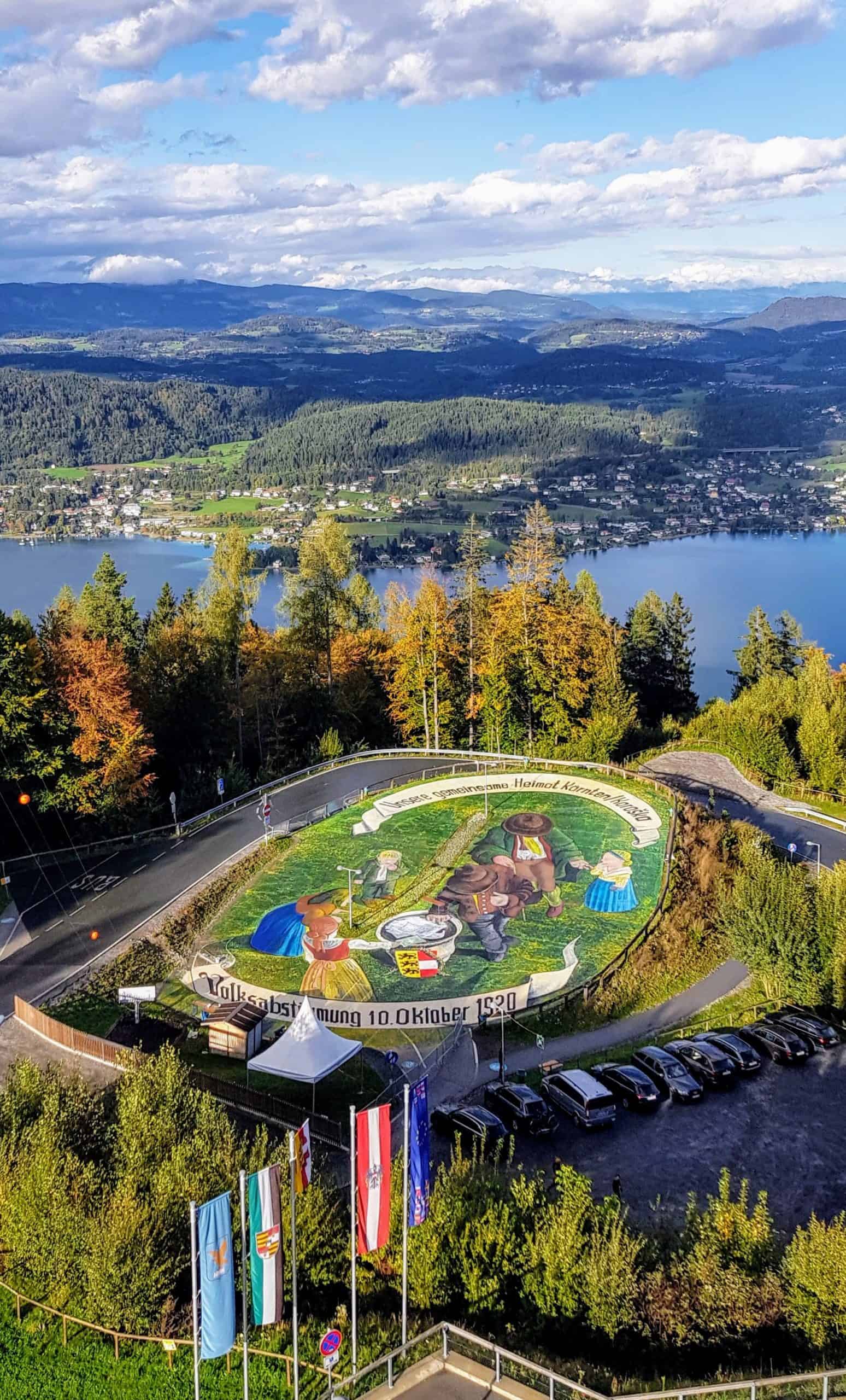 Pyramidenkogel Kärntner Volksabstimmung Kunstprojekt - Sehenswürdigkeit in Österreich am Wörthersee