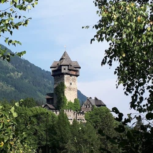 Burg Falkenstein - historisches Bauwerk im Nationalpark Hohe Tauern Kärnten