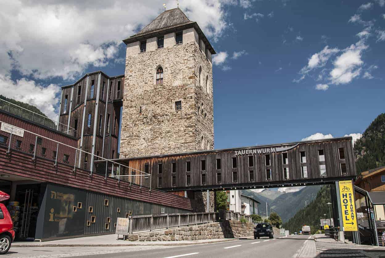 Mautturm Winklern in der Nationalparkregion Hohe Tauern in Kärnten - Sehenswürdigkeit & Tipps für Aktivitäten in Österreich.