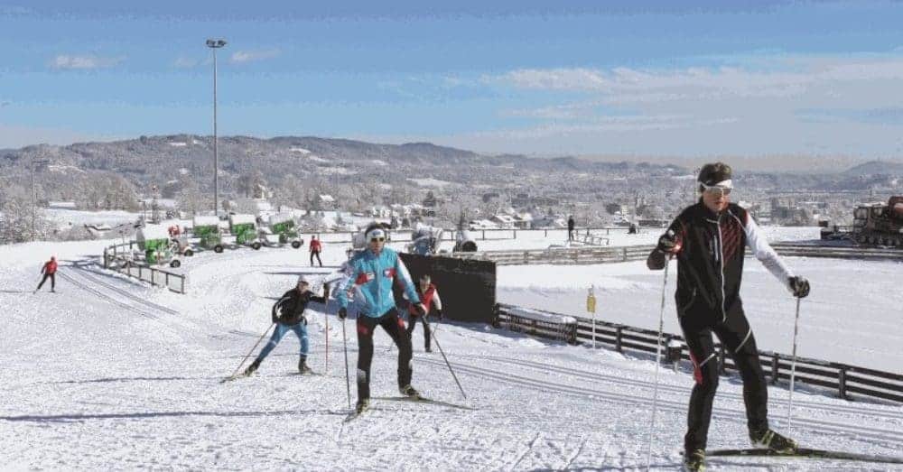 Winteraktivitäten in Kärnten abseits der Pisten in der Alpenarena Villach beim Langlaufen und Skating - Winter in Österreich