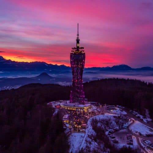 Adventmarkt am Pyramidenkogel bei Sonnenuntergang - Winter in Kärnten