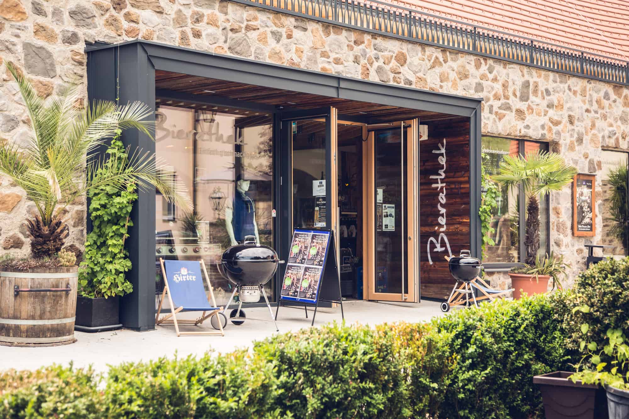 Biershop ganzjährig geöffnet in Kärnten - Hirter Brauerei Bierathek - Kulinarische Sehenswürdigkeit in Österreich