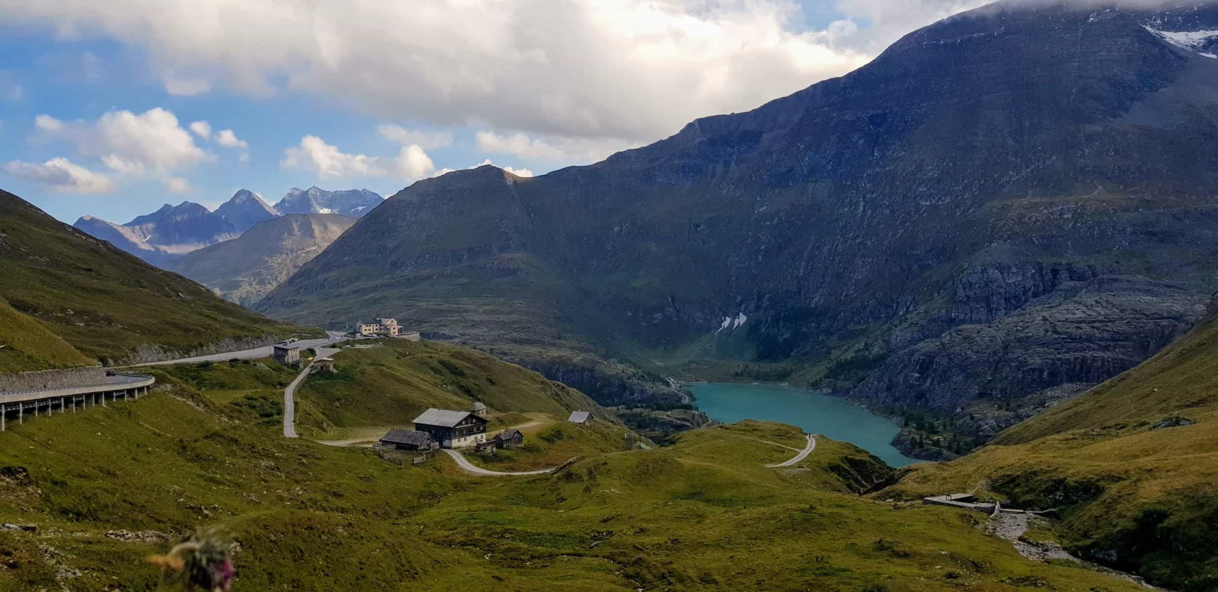 Streckenverlauf Großglockner Hochalpenstraße auf Kaiser Franz Josefs Höhe zum Großglockner