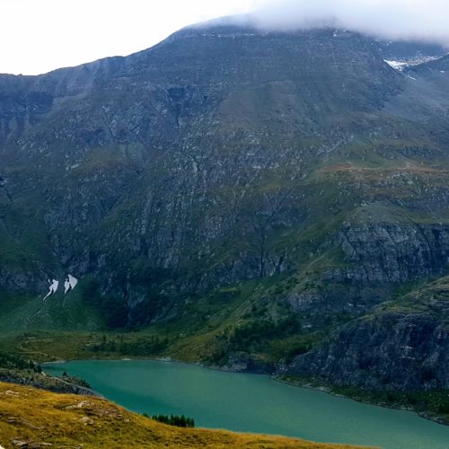 Margaritzen Stausee bei Großglockner Hochalpenstraße in Kärnten. Wanderung & Ausflugsziel in Österreich.