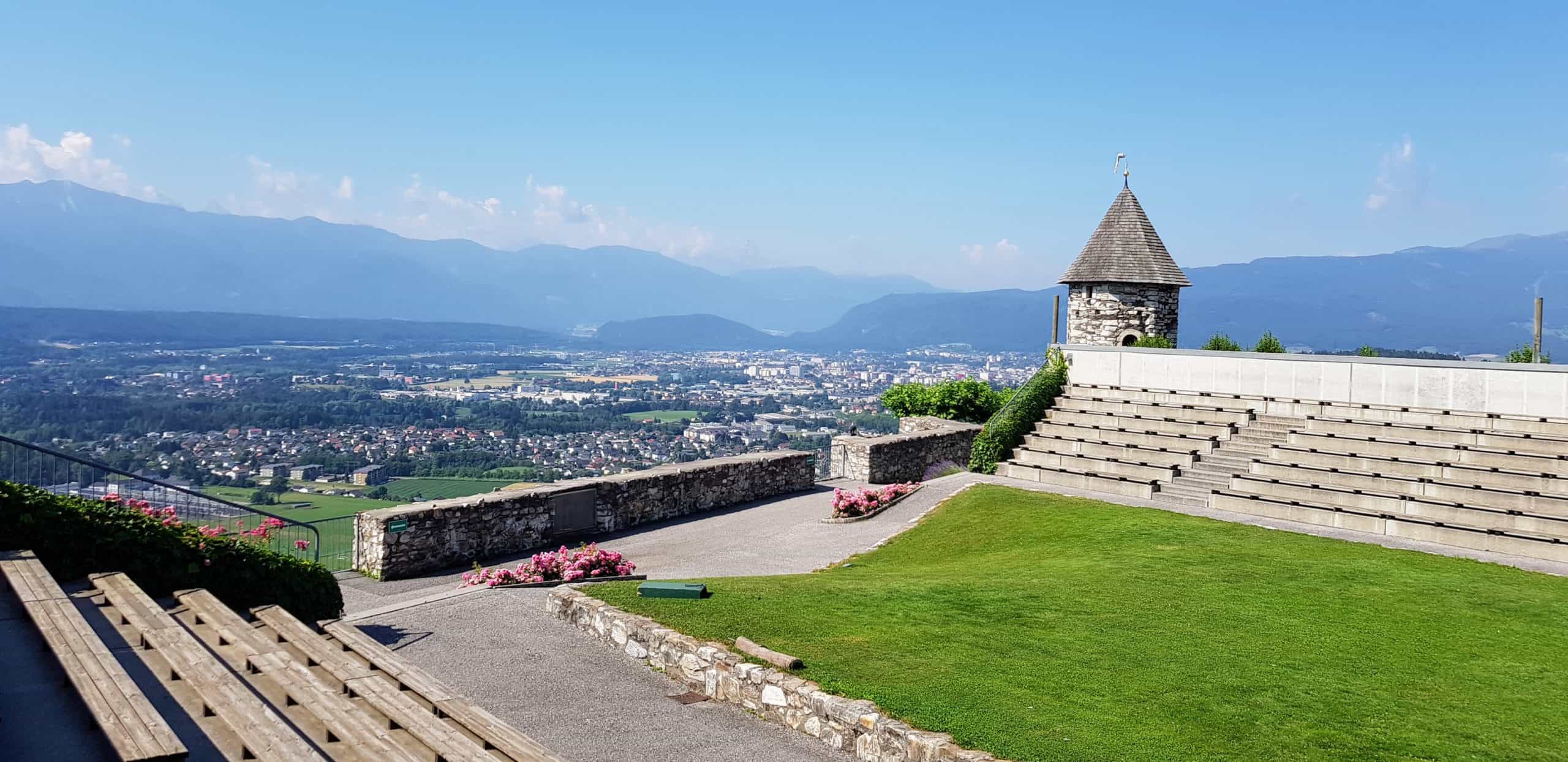 Adlerarena Burg Landskron mit Blick auf Villach - Sehenswürdigkeit in Kärnten