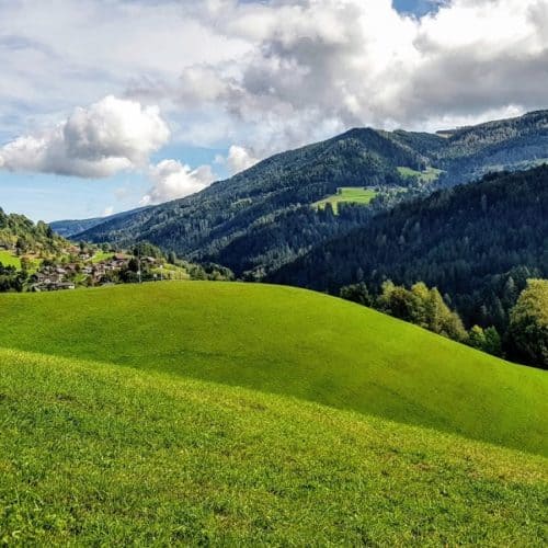 Wandern am Fuße der Gerlitzen Alpe in Arriach - Urlaubsregion Villach in Österreich, Kärnten