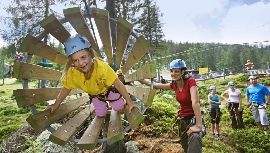 Aktivitäten im Outdoorpark Nassfeld Felsenlabyrinth