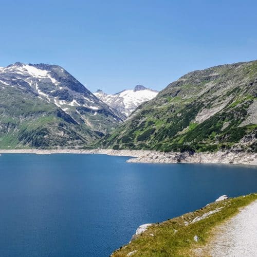 Wandern entlang der Kölnbreinsperre im Nationalpark Hohe Tauern in Kärnten