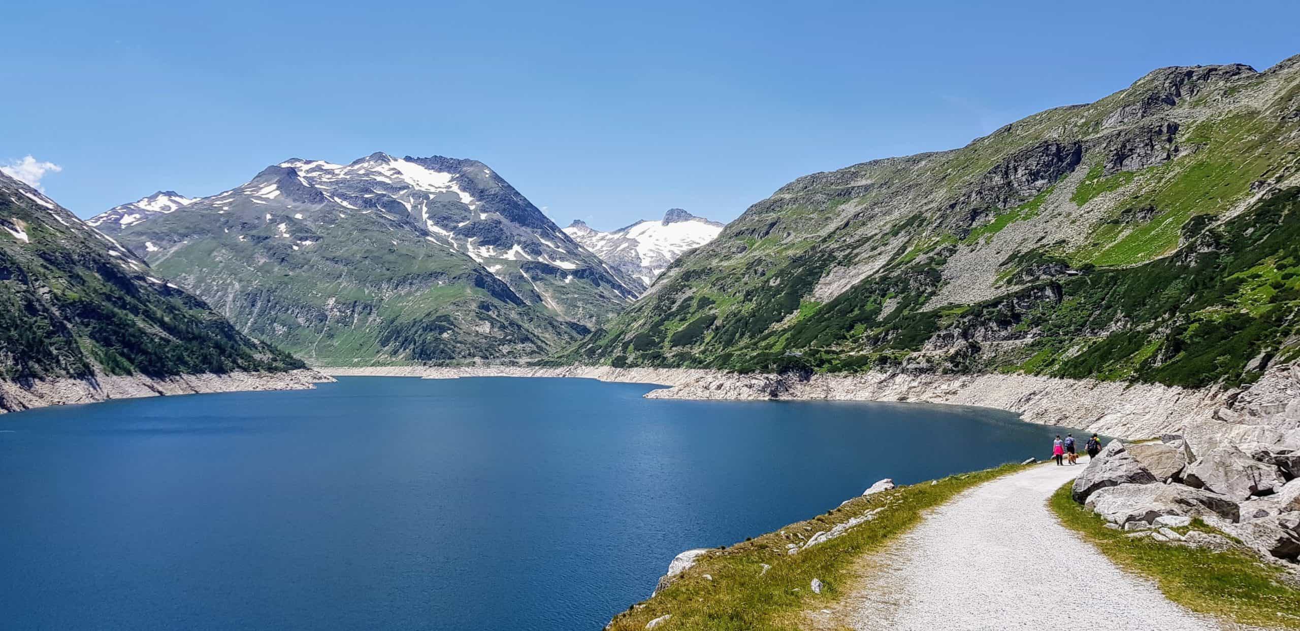 Wandern entlang der Kölnbreinsperre im Nationalpark Hohe Tauern in Kärnten