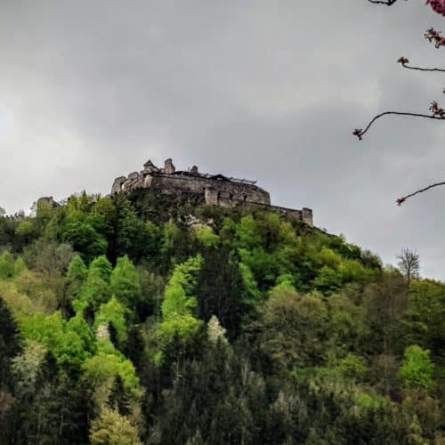 Burgruine Landskron bei Villach am Ossiacher See - geöffnet im Frühling