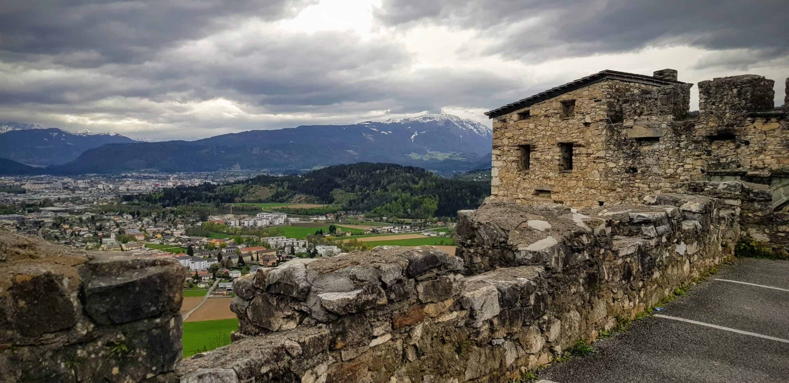 Ausblick auf Villach von Burg Landskron