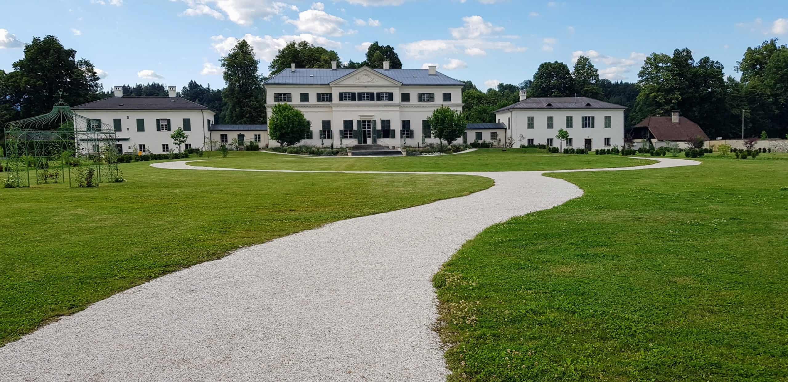 Schloss Rosegg Nähe Wörthersee im Mai geöffnet