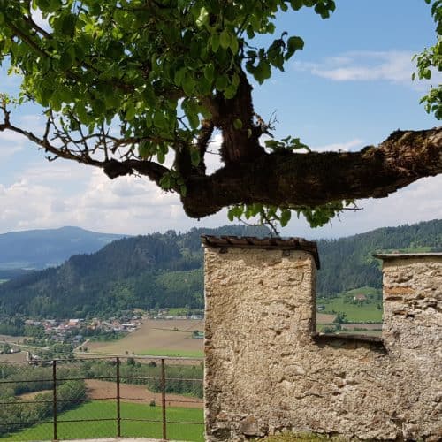 Ausflug im Mai auf die Burg Hochosterwitz in Österreich - Sehenswürdigkeit in Kärnten