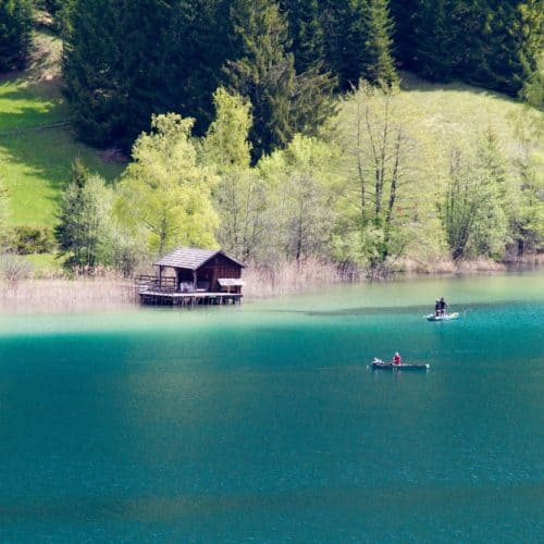 Fischer am Weissensee in Kärnten - Naturjuwel und Badesee in Österreich