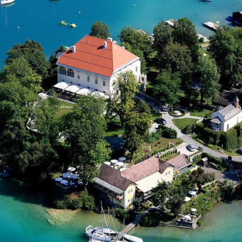 Halbinsel & Schloss Maria Loretto in Klagenfurt - Sehenswürdigkeit in Kärnten, Österreich