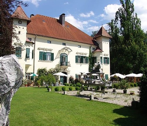 Ausflugsziel Schloss Ebenau mit Galerie Walker im Rosental - Nähe Wörthersee in Kärnten, Österreich