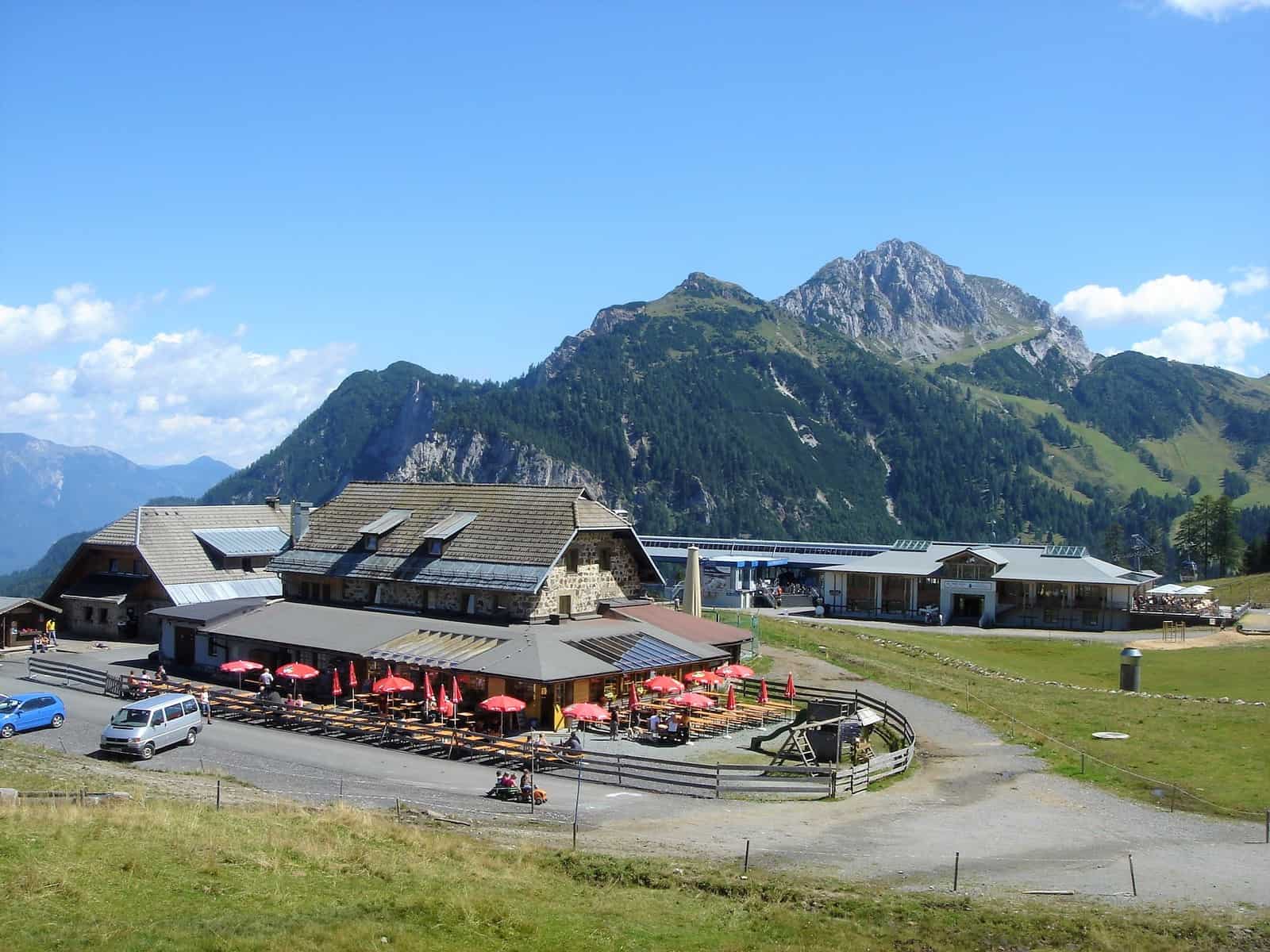 Ausflugsziel und Gasthaus bei der Schaukäserei Tressdorfer Alm am Nassfeld in Kärnten