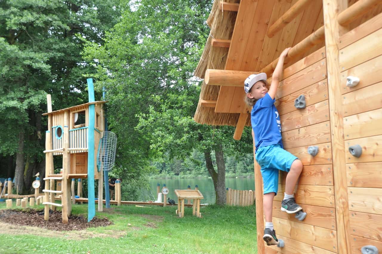 Kinderspielplatz im Familienstrandbad Rauschelesee - Ausflugsziel für Familien Nähe Wörthersee in Kärnten