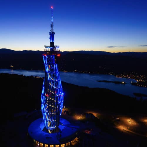 Nachtaufnahme Pyramidenkogel - Sehenswürdigkeit in Kärnten am Wörthersee