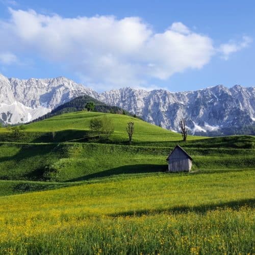 Zell Pfarre mit Koschuta in den Karawanken - Sehenswertes Bergsteigerdorf in der Carnica Region Rosental in Kärnten