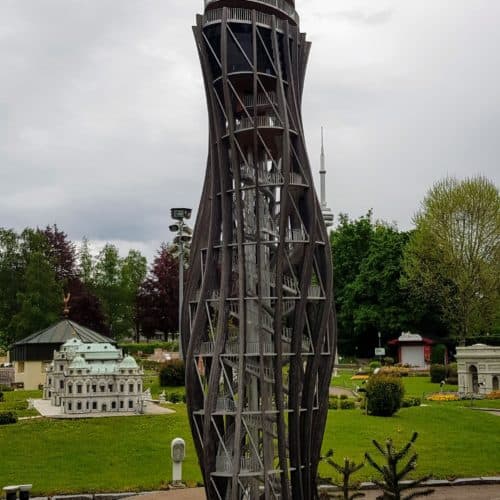 Pyramidenkogel in Minimundus - Ausflug in Klagenfurt