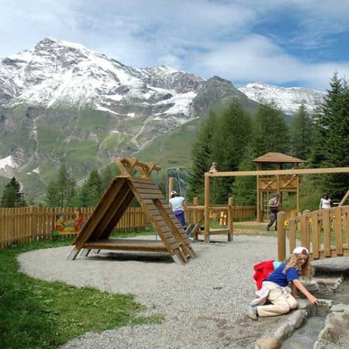 Kinderspielplatz entlang der Großglockner Hochalpenstraße im Nationalpark Hohe Tauern