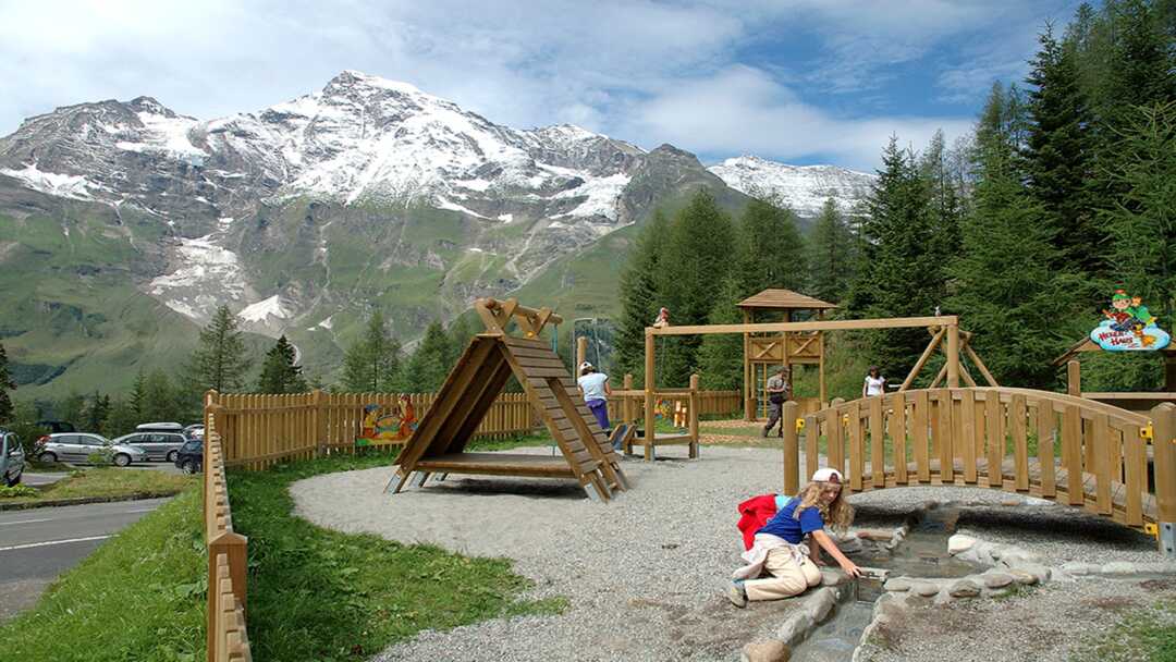 Kinderspielplatz entlang der Großglockner Hochalpenstraße im Nationalpark Hohe Tauern